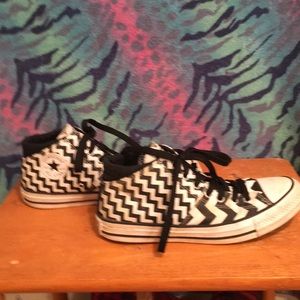 Black and white converse